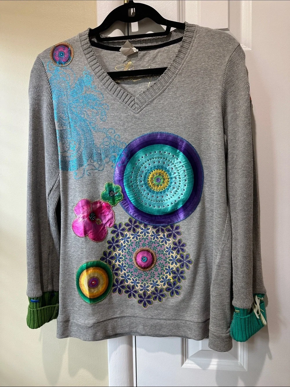 Desigual Gray V-Neck Sweater with Multicolor Circular Embroidery